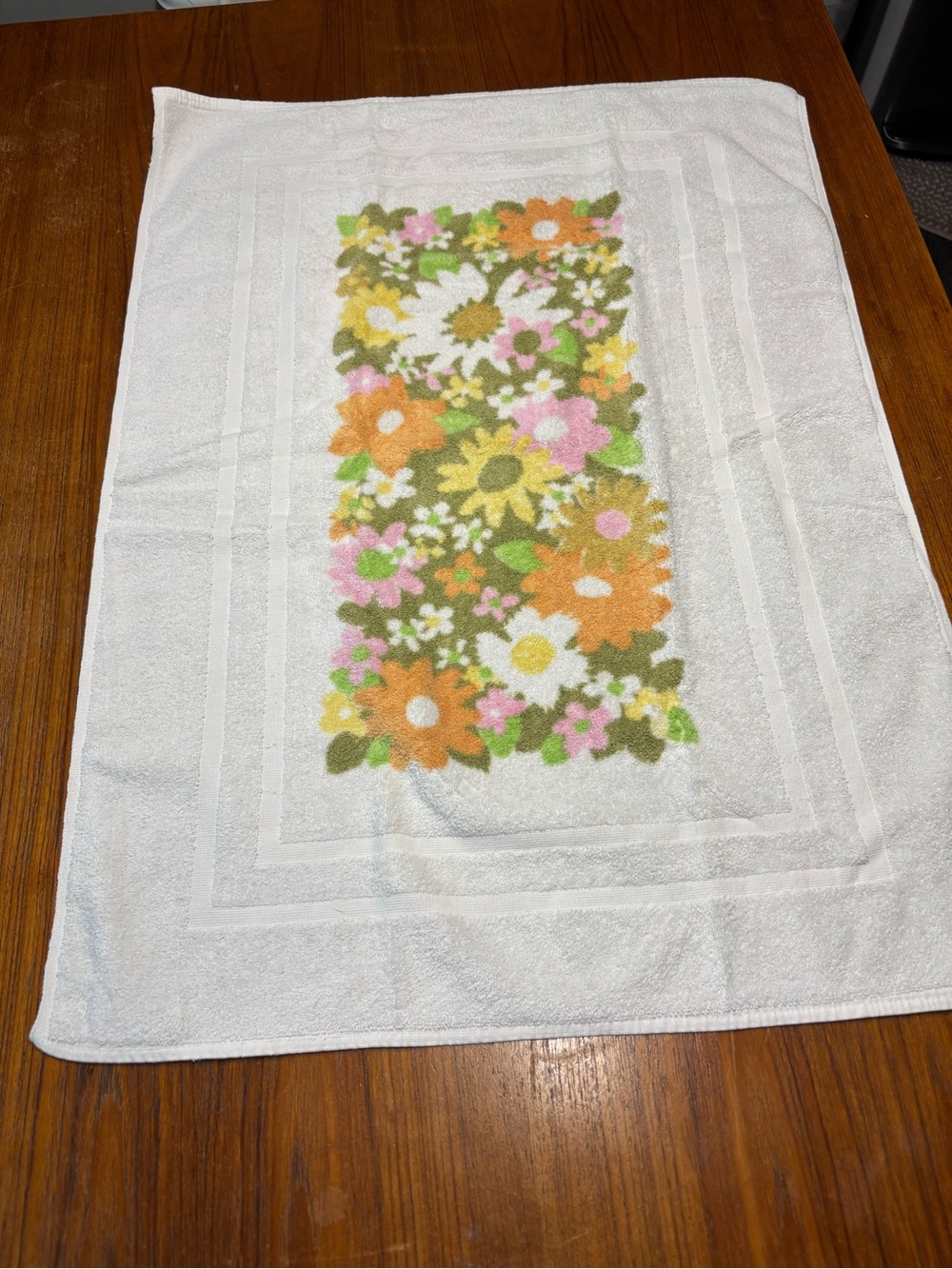 Fieldcrest White Bath Towel with Floral Panel in Orange, Yellow, Pink, Green